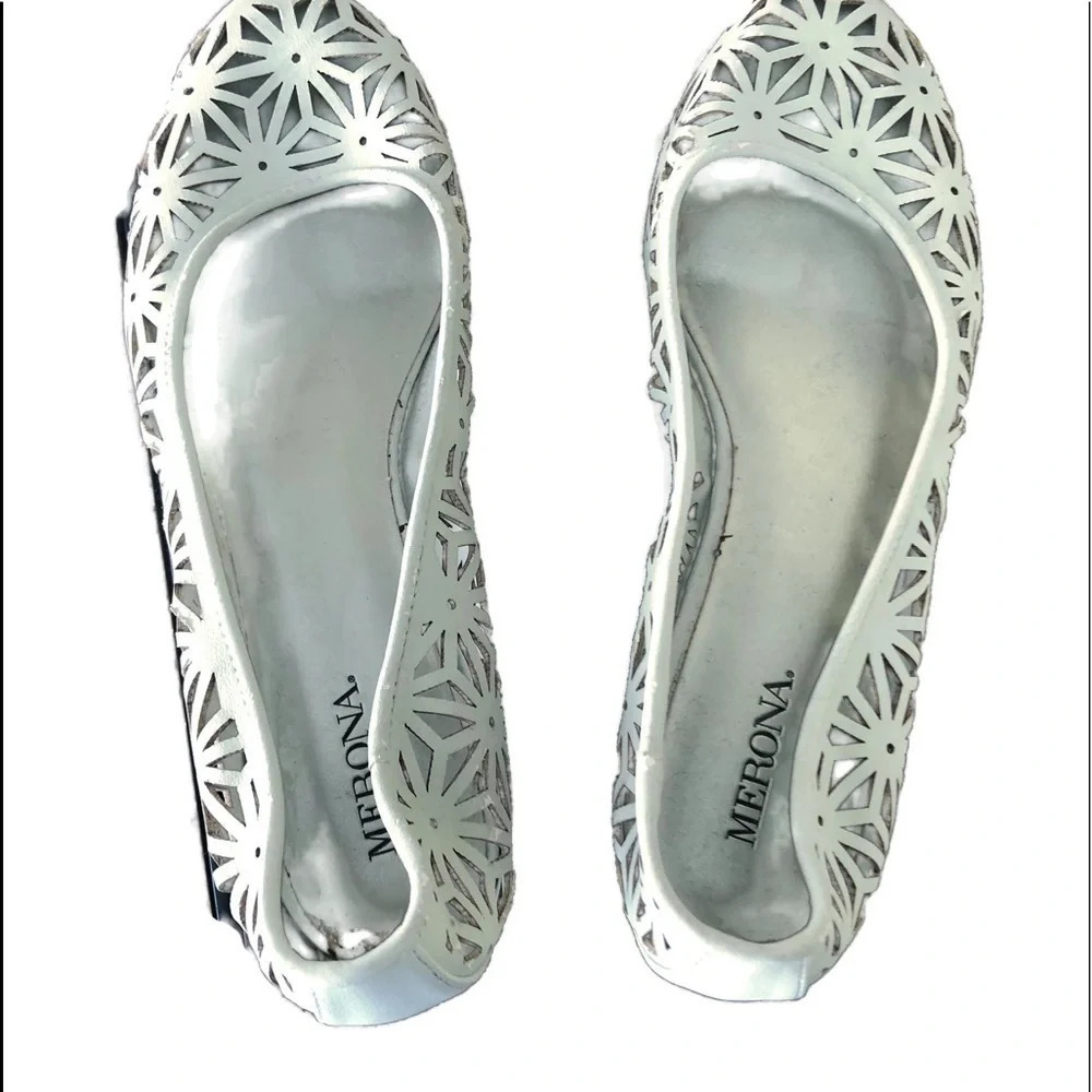 Merona woman’s shoes. Size 7.  Tan lace like upper